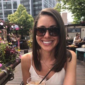 Meet your Posher, Leah